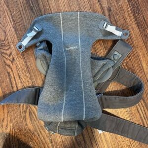 Baby bjorn mini carrier
